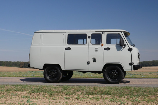 UAZ 3909