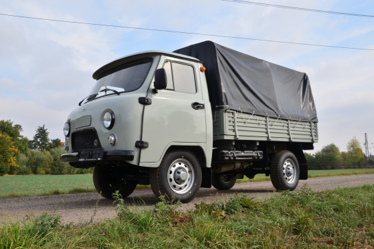 UAZ 3303