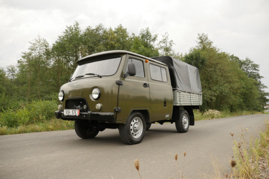 UAZ 390945