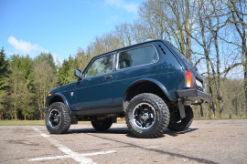 Lada 2121 Niva Bronto