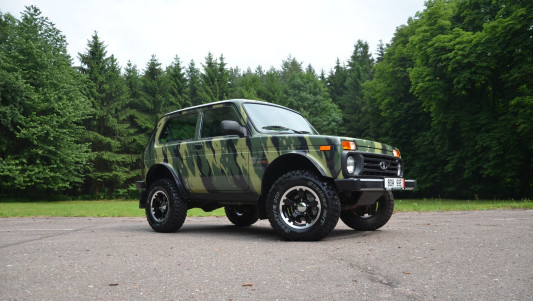 Lada 2121 Niva Bronto