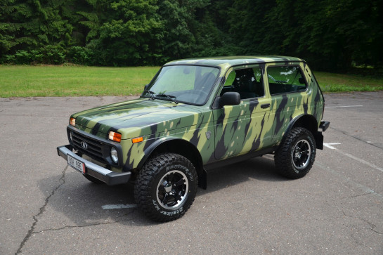 Lada 2121 Niva Bronto