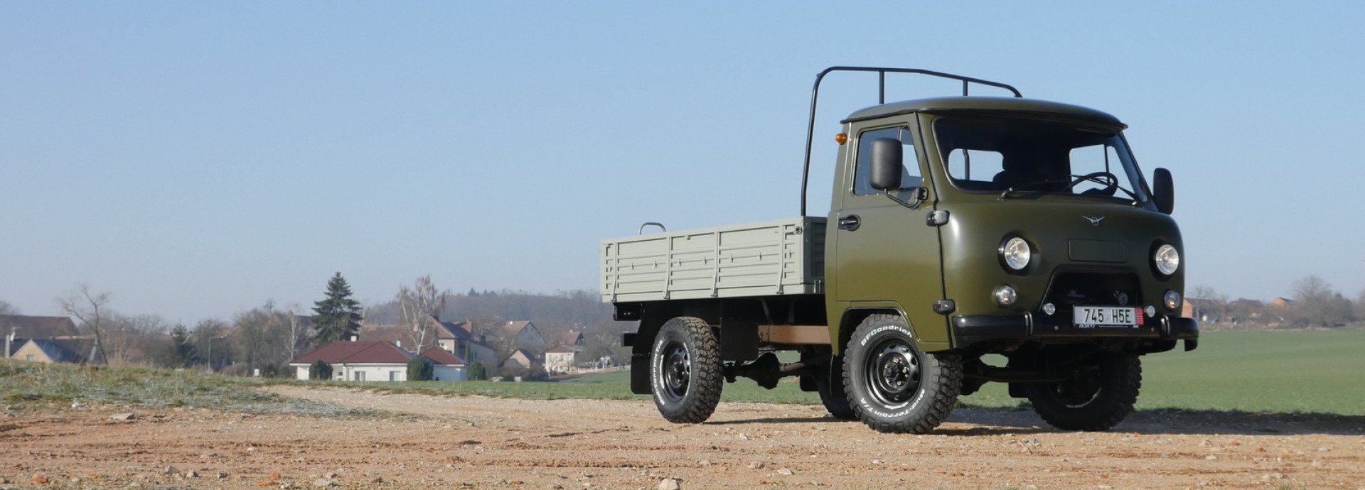 UAZ 3303