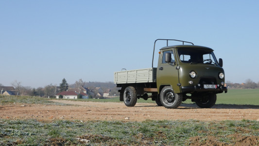 UAZ 3303