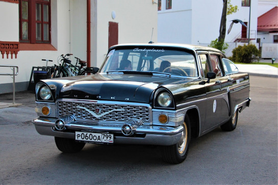 GAZ M-13 Čajka