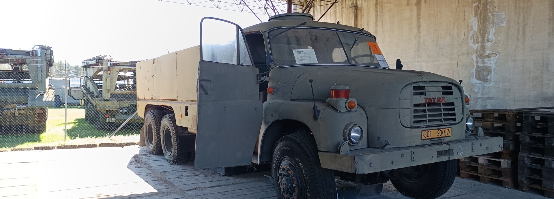 Tatra 148