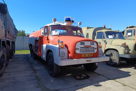 Tatra 148