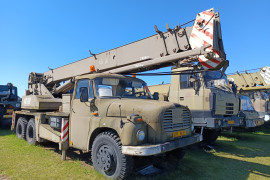 Tatra 148