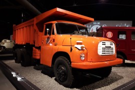 Tatra 148