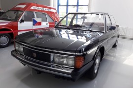 Tatra 613