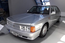 Tatra 613