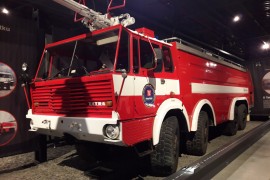 Tatra 813