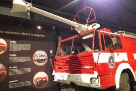 Tatra 813