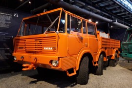Tatra 813