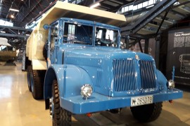 Tatra 111