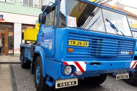 Tatra 813