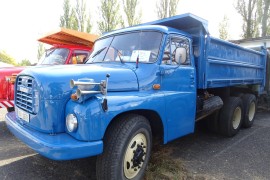 Tatra 148