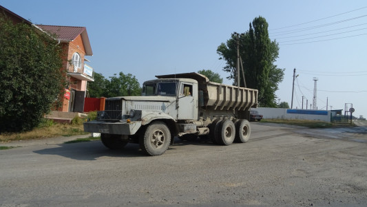 KrAZ-256
