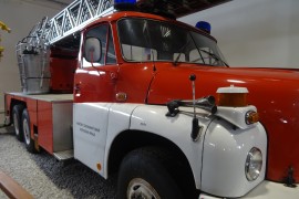 Tatra 148