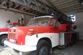 Tatra 148