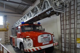 Tatra 148