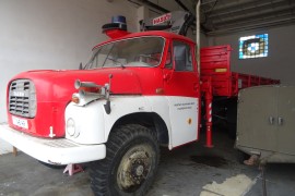 Tatra 148