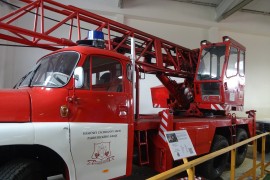 Tatra 148