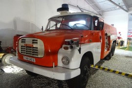 Tatra 148